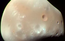 Деймос: спутник какой планеты